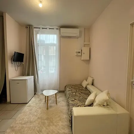 Godin P2 3eme Etage Apartamento *