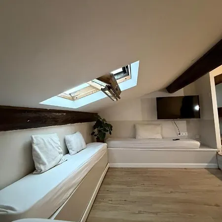Godin P2 3eme Etage Διαμέρισμα Νιμ