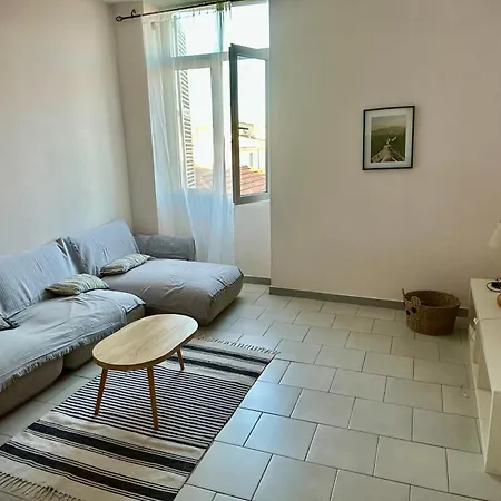 Godin P2 3eme Etage Διαμέρισμα *